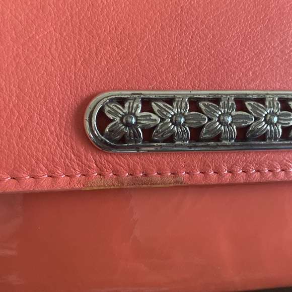 BRIGHTON 🪸CORAL🪸 SILVER-TONE LARGE ENVELOPE WALLET CROSSBODY BAG🌟EUC🌟 - Picture 15 of 17